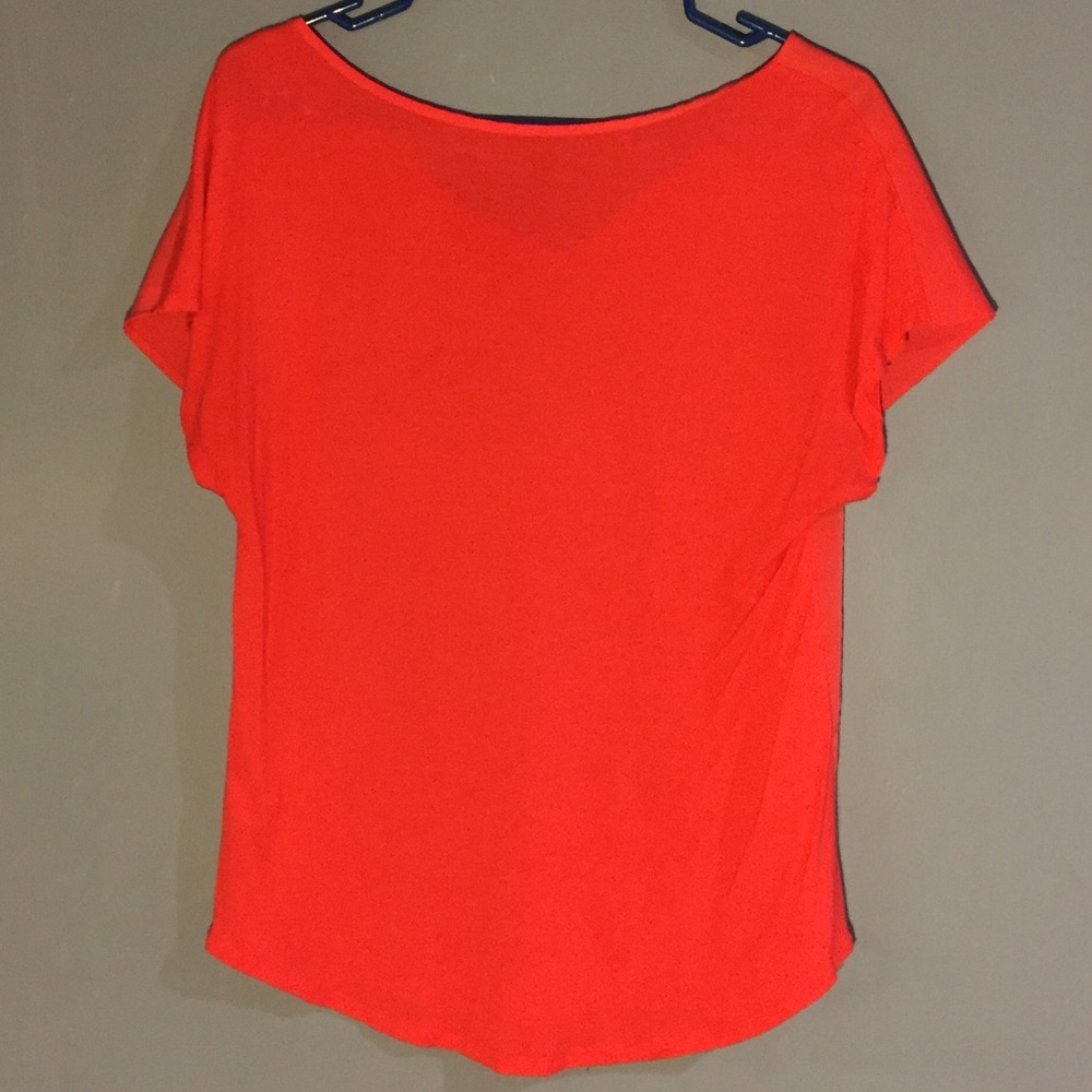 Apt 9 v neck loose fit T-shirt